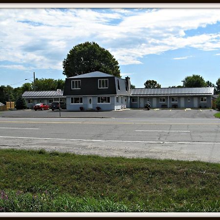 Perth Plaza Inn & Suites Kültér fotó