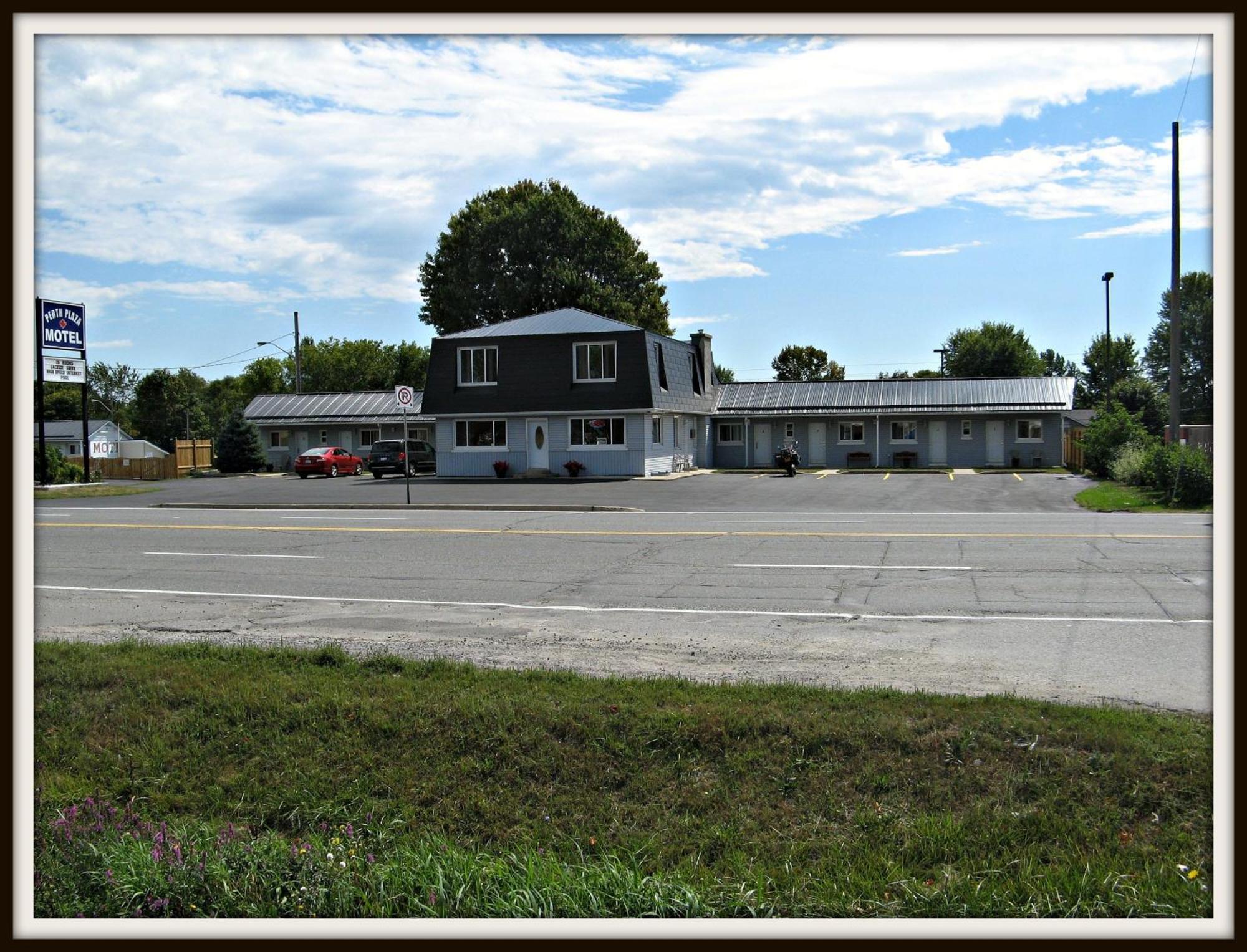 Perth Plaza Inn & Suites Kültér fotó